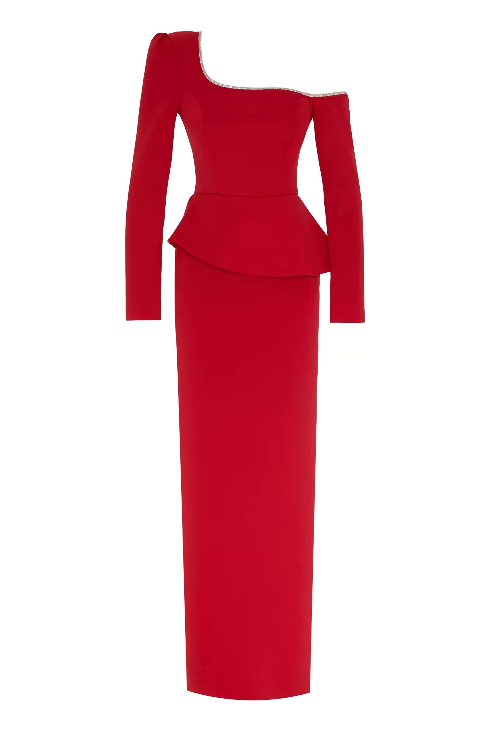 Red wowen long sleeve maxi dress