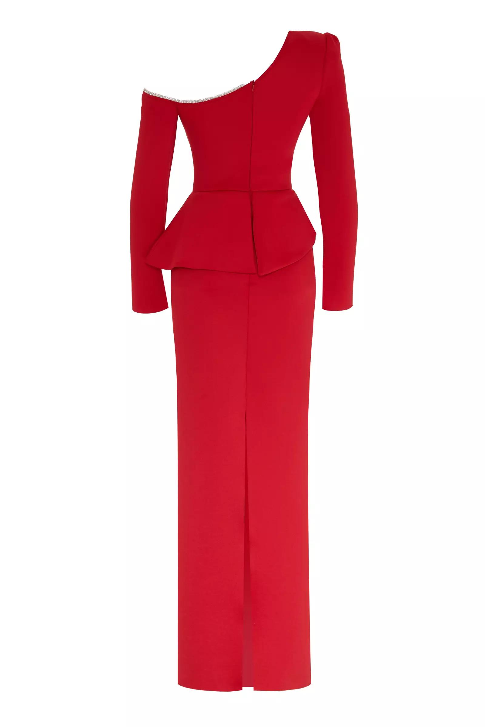 Red wowen long sleeve maxi dress