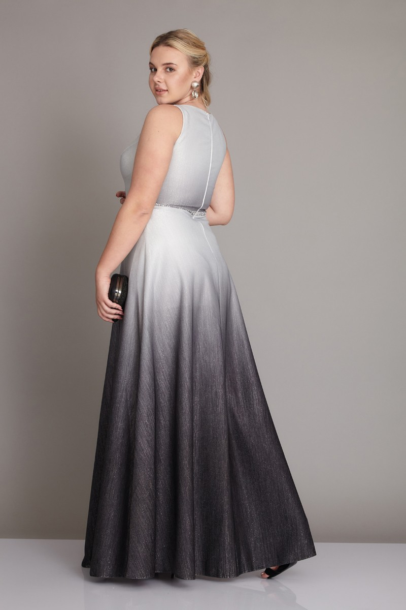 Black-white plus size knitted sleeveless maxi dress