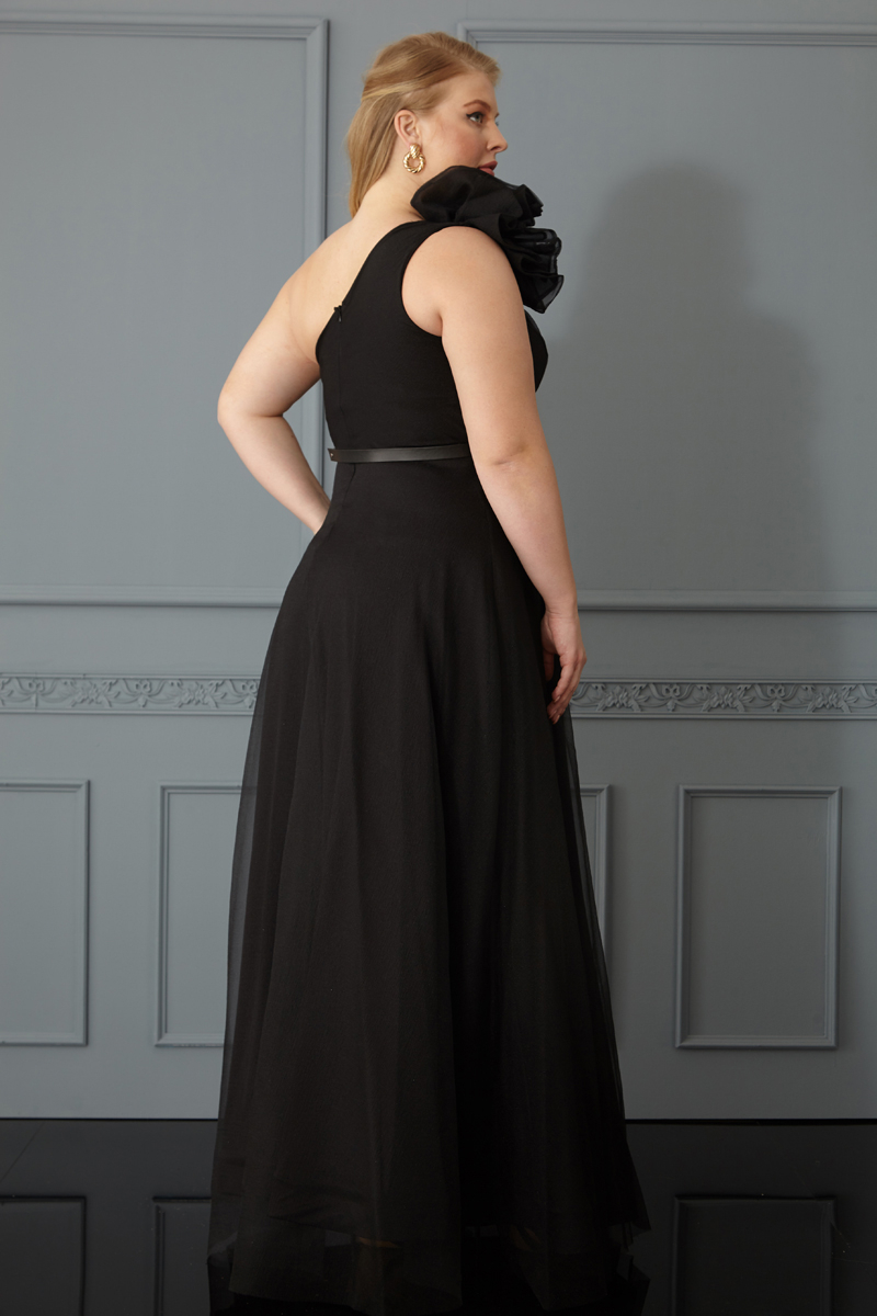 Black plus size tulle sleeveless maxi dress