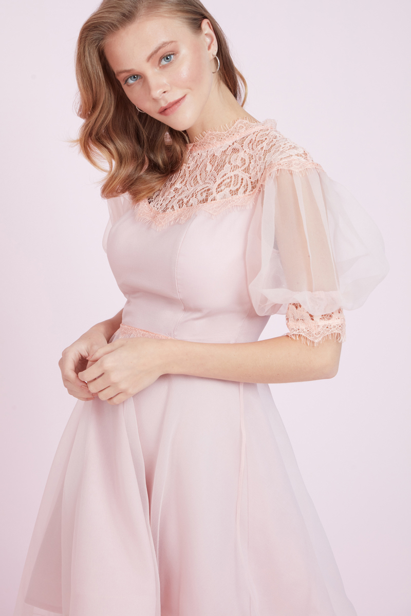 Light pink tulle short sleeve midi dress