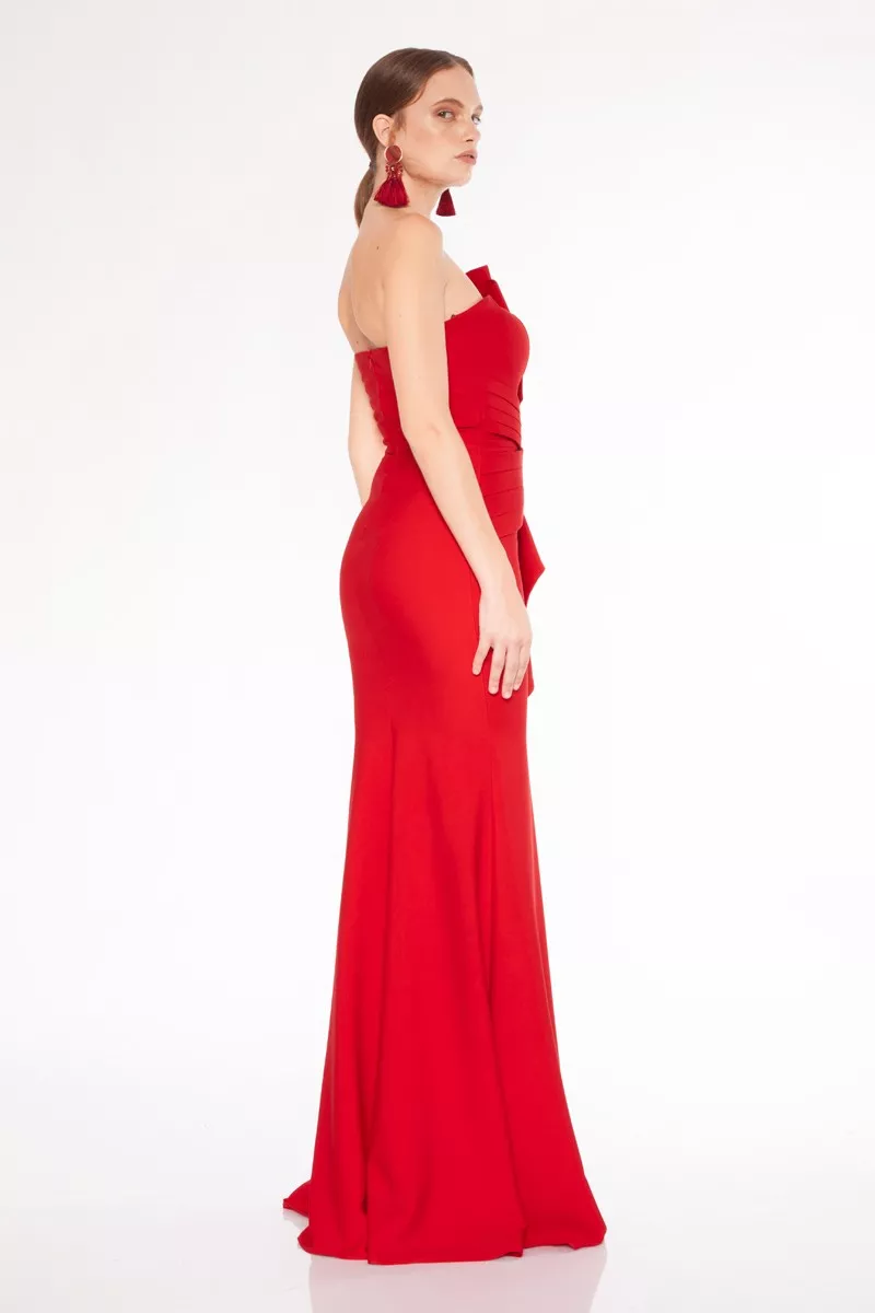 Kırmızı krep straplez uzun elbise