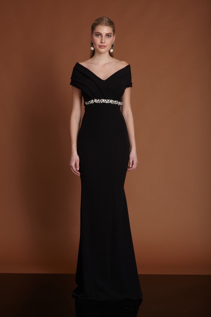 Black crepe sleeveless dress